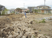 移動先までの地盤を整地